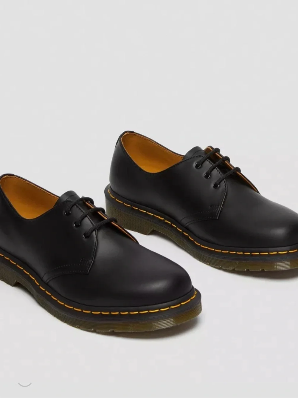 Dr. Martens AirWair Black Smooth Leather 3-Eye Oxfords Men’s 6 Women 7